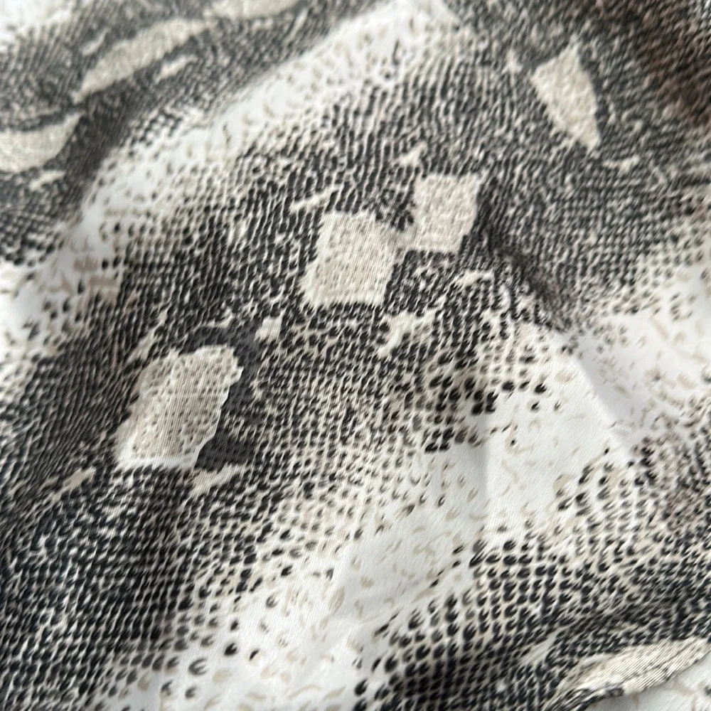 Women’s Secret Treasures Snake Skin Pattern  nite gown Size Large. - Picture 3 of 4